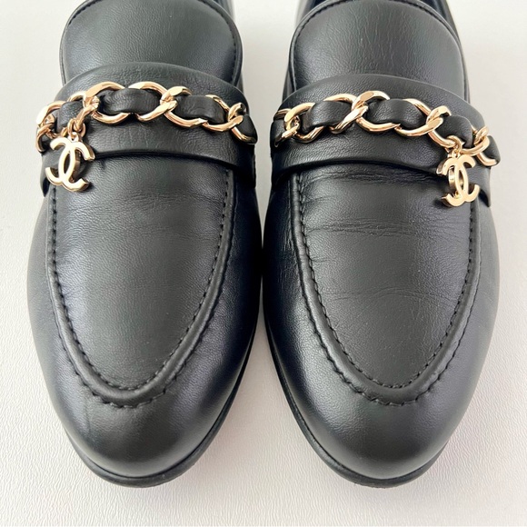 CHANEL | Black Lambskin Chain Loafers Leather Flats Gold CC Logo EU 38 - Picture 4 of 16